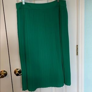 Pleated crew midi skirt